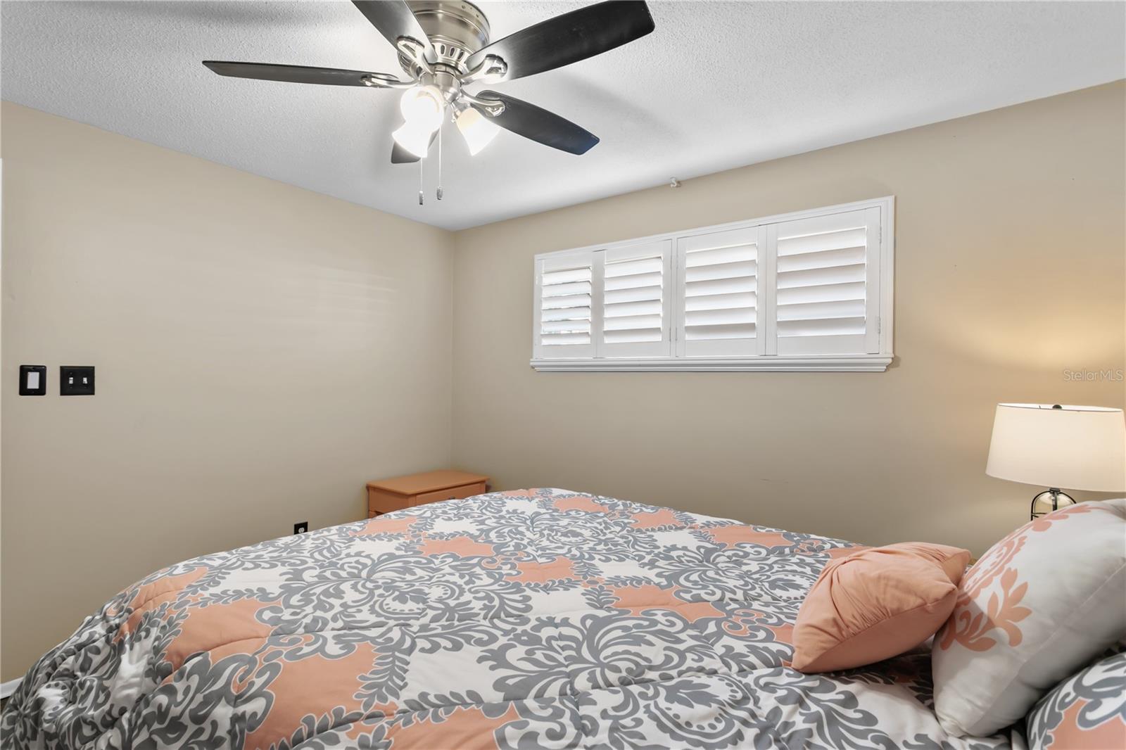 Image 27 of 38 For 1849 Yale Drive