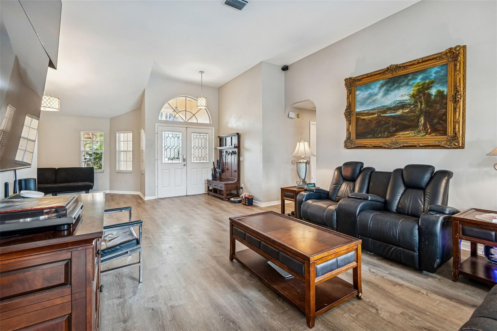 Listing photo id 12 for 16711 Longleat Drive