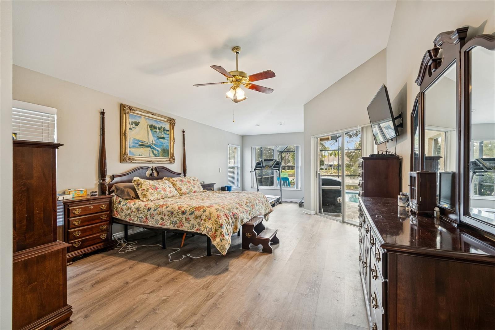 Listing photo id 25 for 16711 Longleat Drive