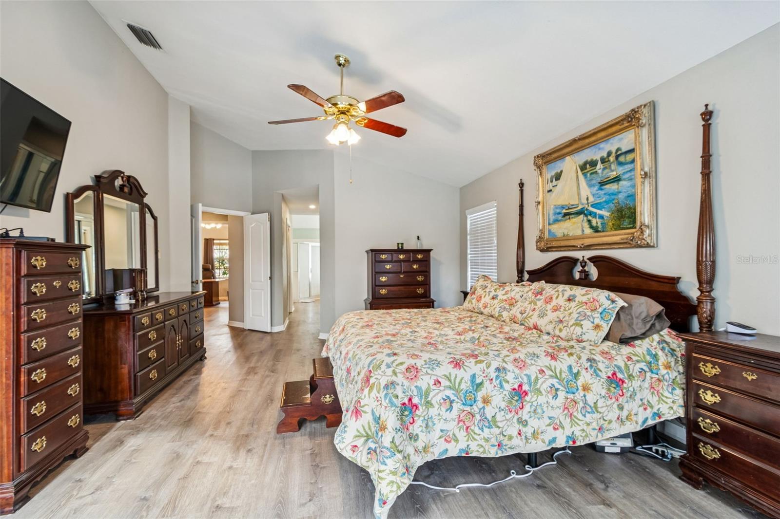 Listing photo id 26 for 16711 Longleat Drive