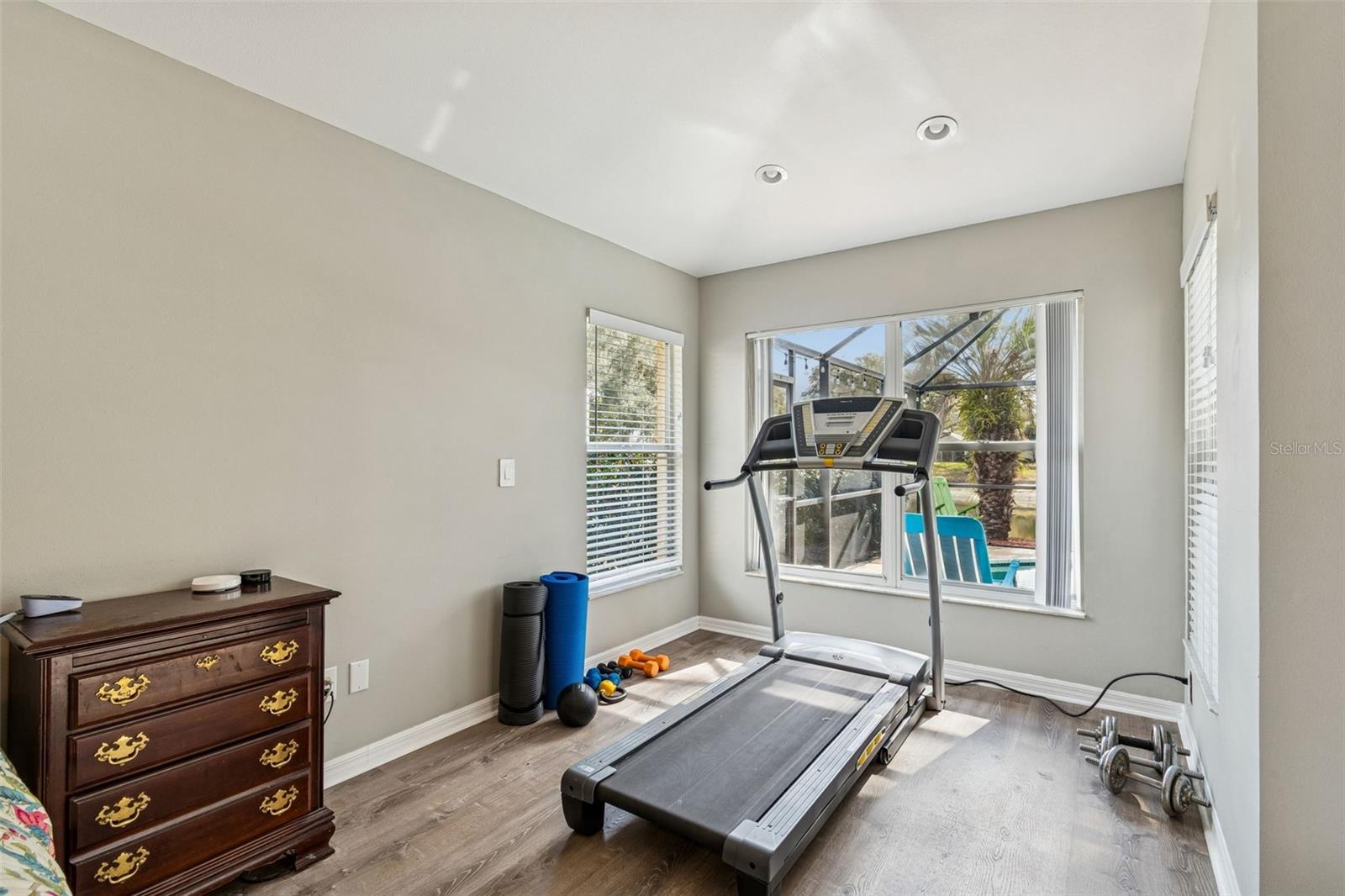 Listing photo id 28 for 16711 Longleat Drive