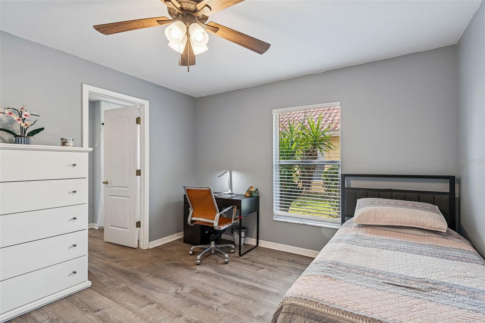 Listing photo id 36 for 16711 Longleat Drive