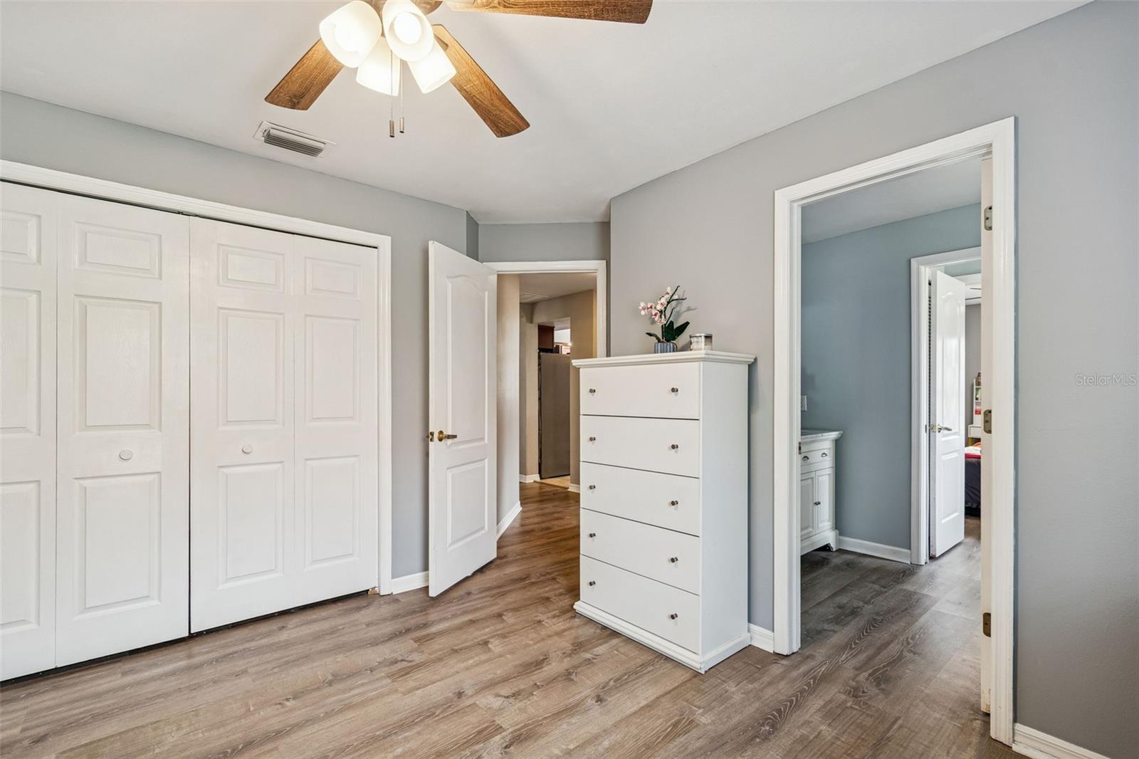 Listing photo id 37 for 16711 Longleat Drive