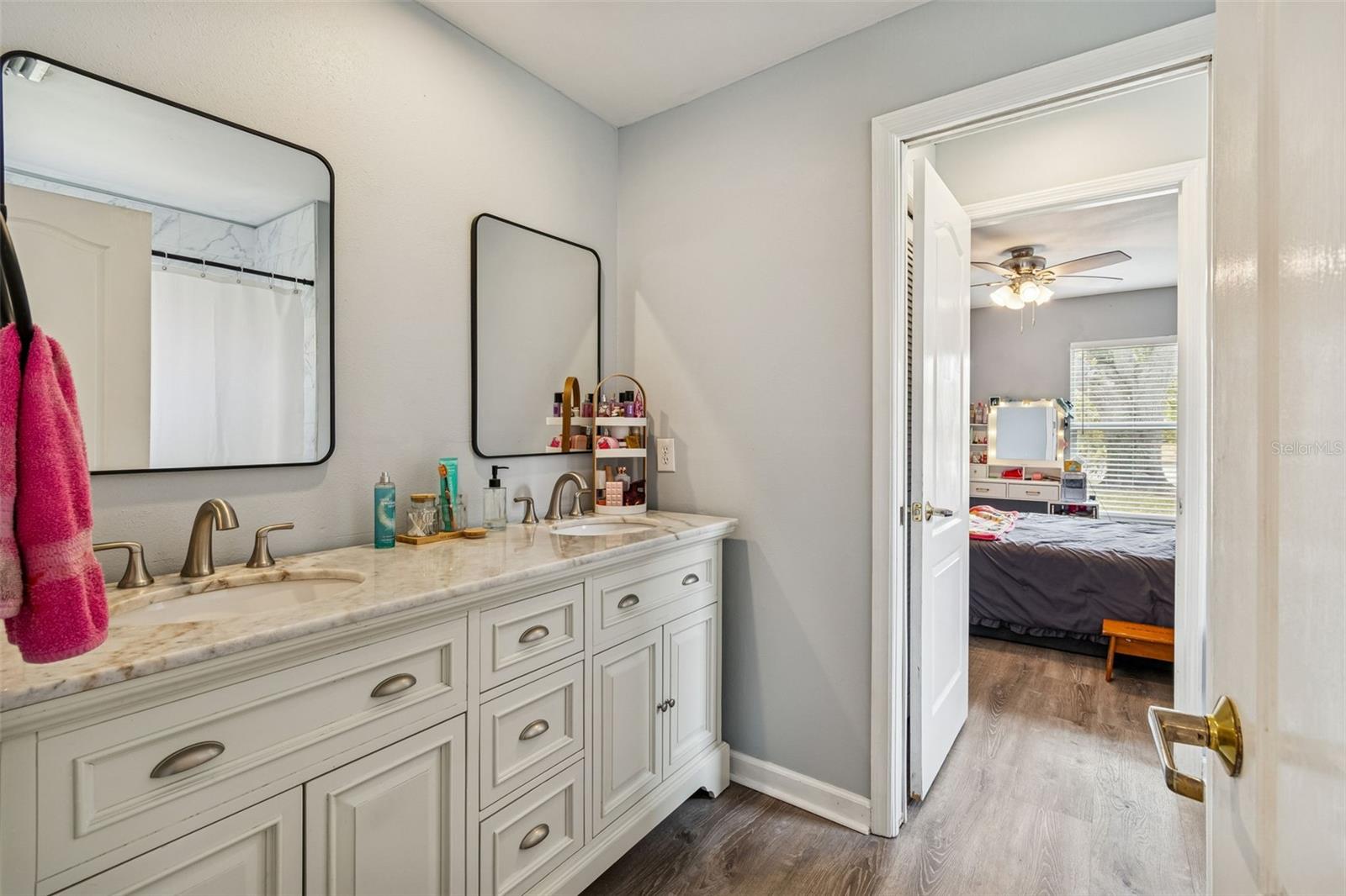 Listing photo id 40 for 16711 Longleat Drive