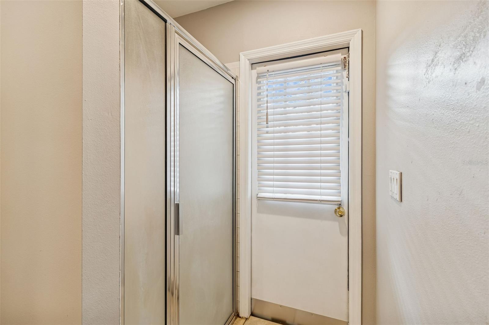 Listing photo id 47 for 16711 Longleat Drive