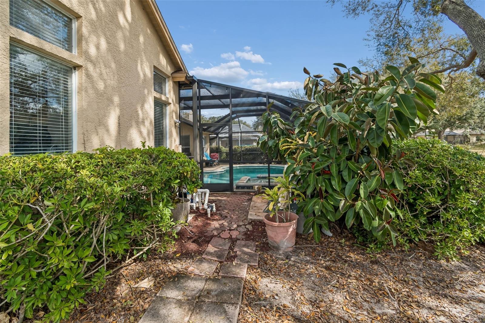 Listing photo id 57 for 16711 Longleat Drive