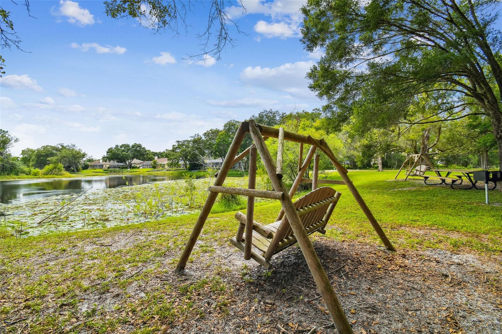 Listing photo id 68 for 16711 Longleat Drive