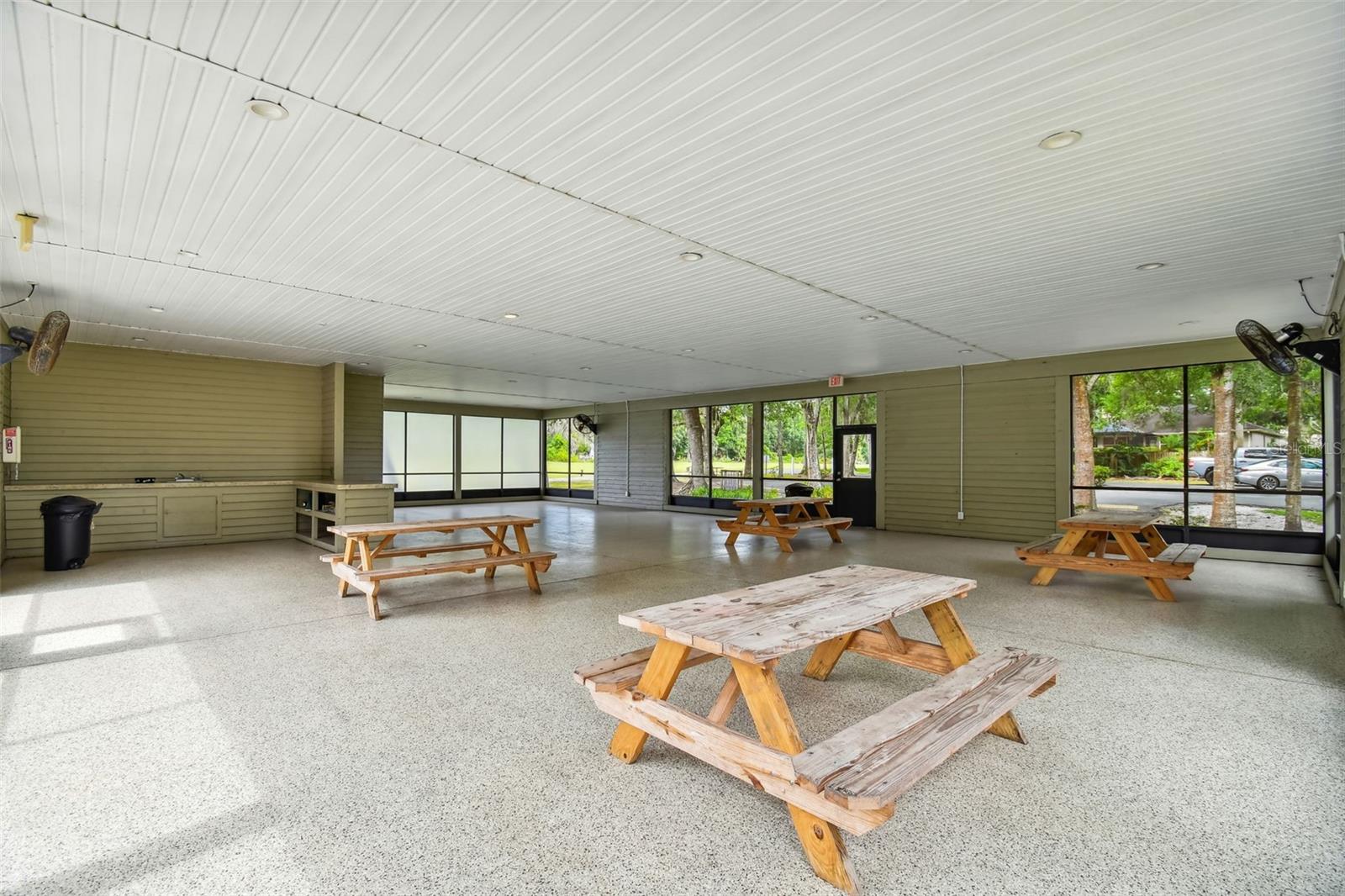 Listing photo id 73 for 16711 Longleat Drive