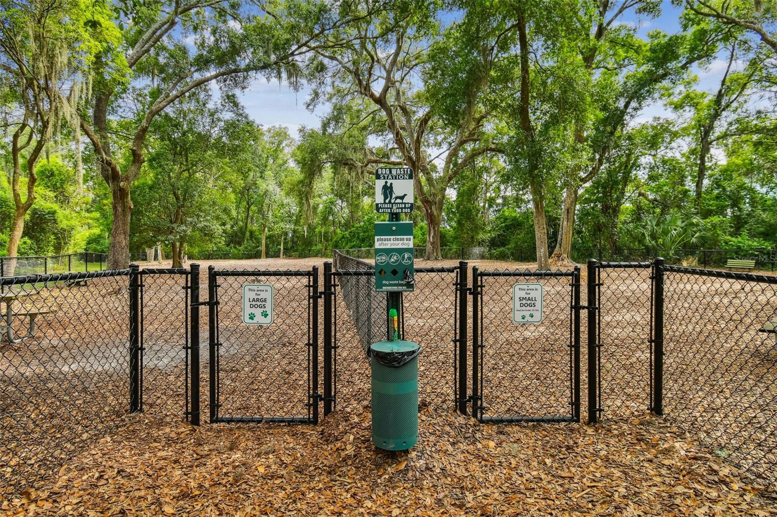 Listing photo id 77 for 16711 Longleat Drive