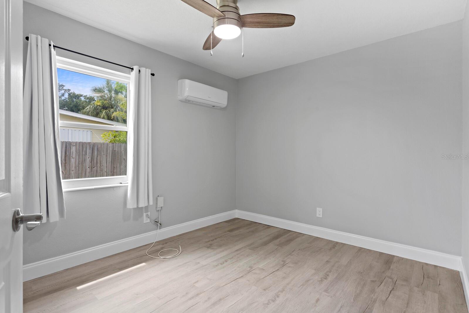 Image 21 of 35 For 4300 Maple Street Ne