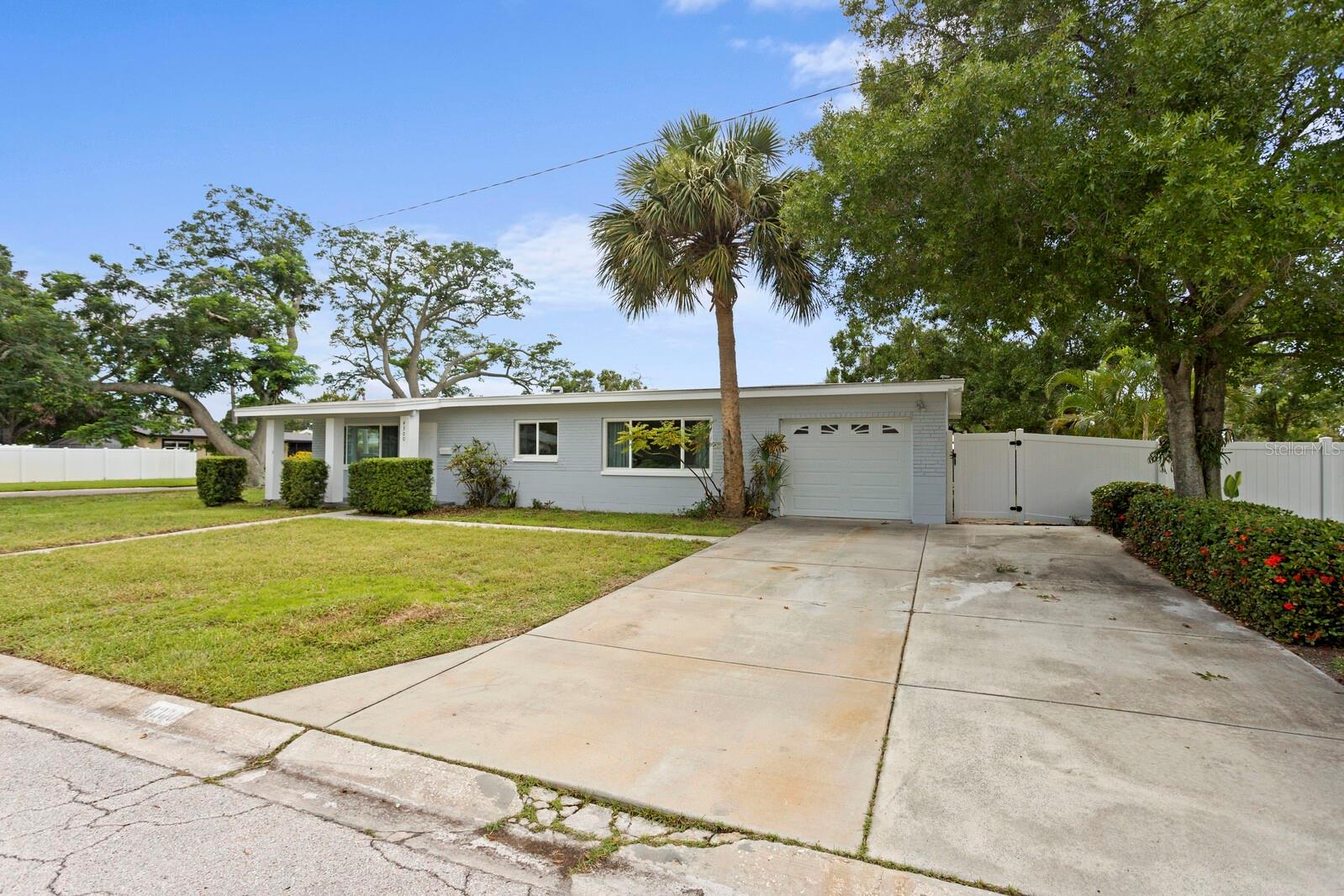 Image 30 of 35 For 4300 Maple Street Ne