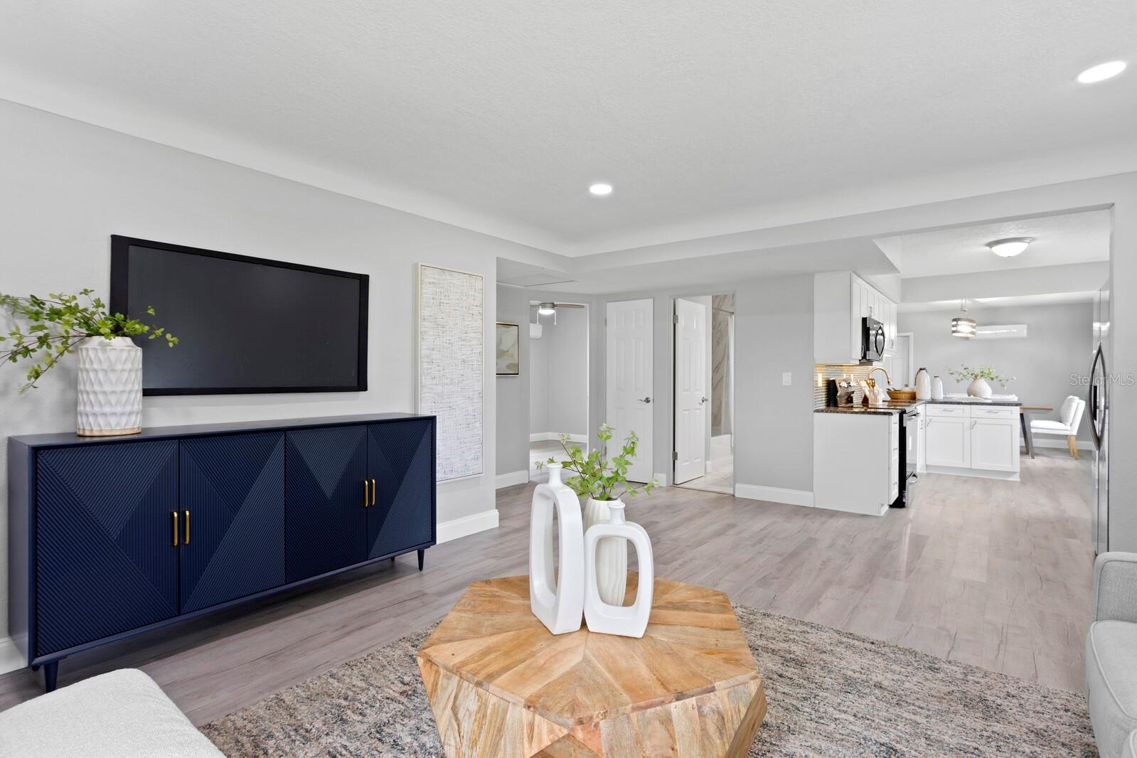 Image 5 of 35 For 4300 Maple Street Ne