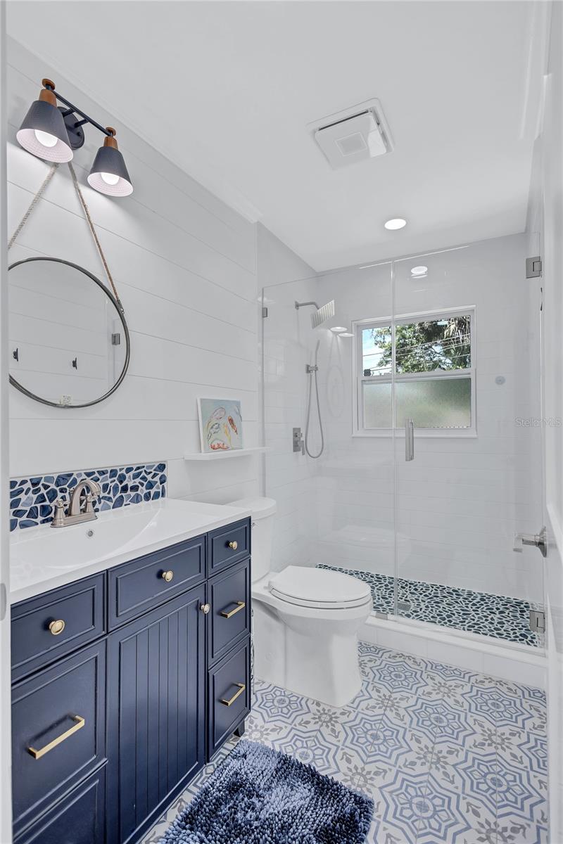 Image 24 of 41 For 4321 Sunrise Drive S