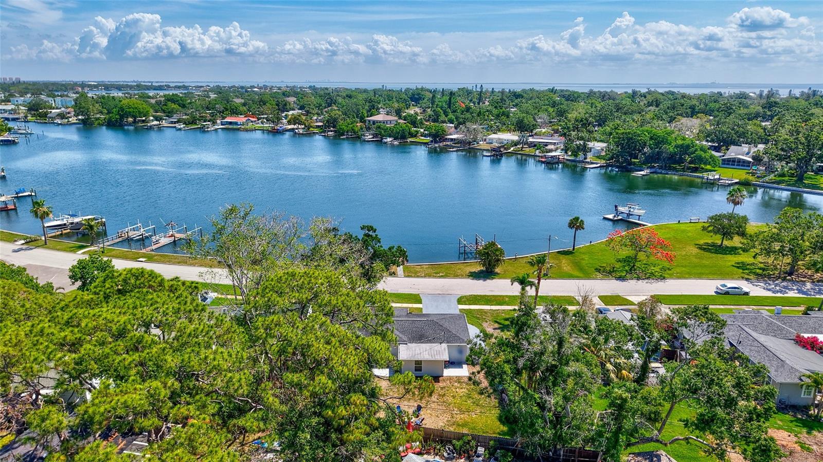 Image 40 of 41 For 4321 Sunrise Drive S