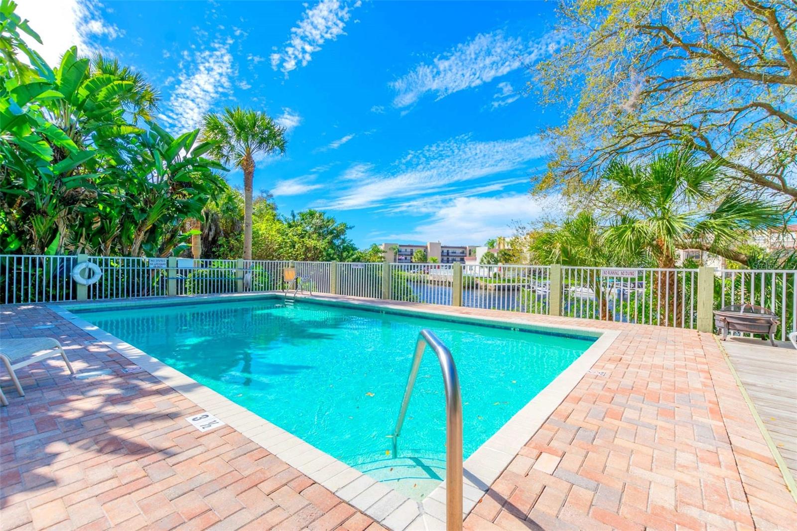 Image 3 of 8 For 5551 Executive Drive