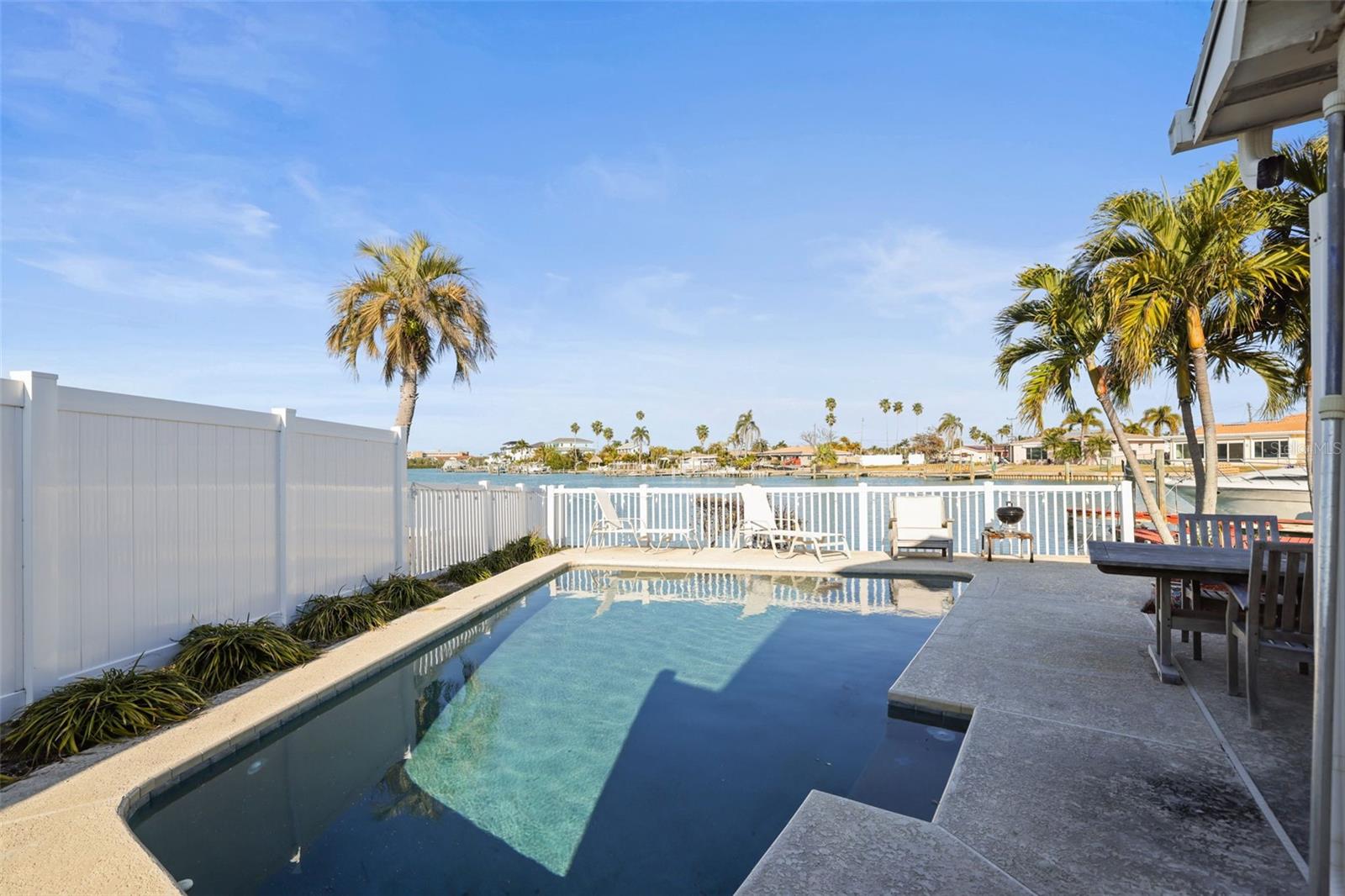 Image 5 of 41 For 645 Normandy Road