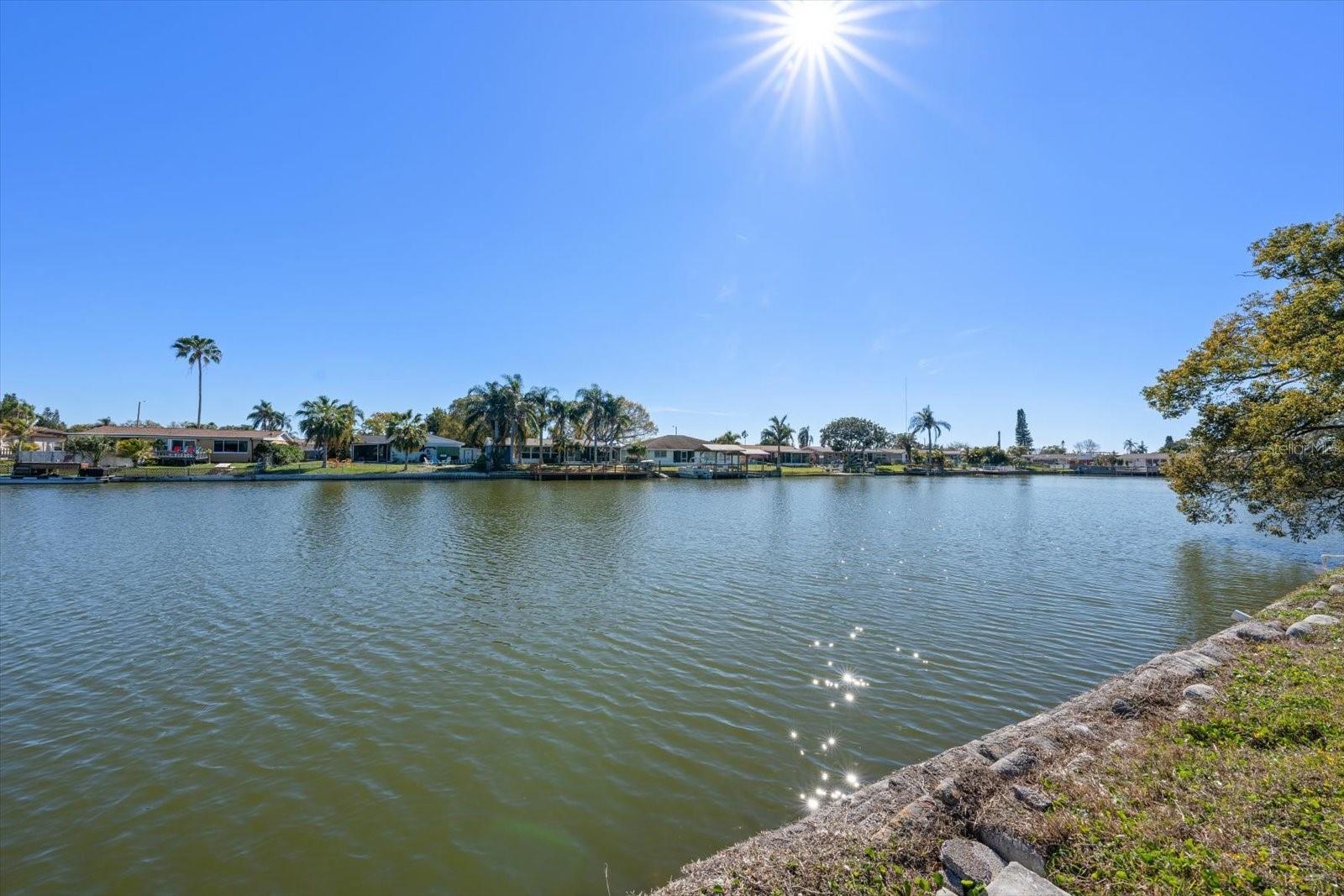 Listing photo id 10 for 4120 Sunray Drive