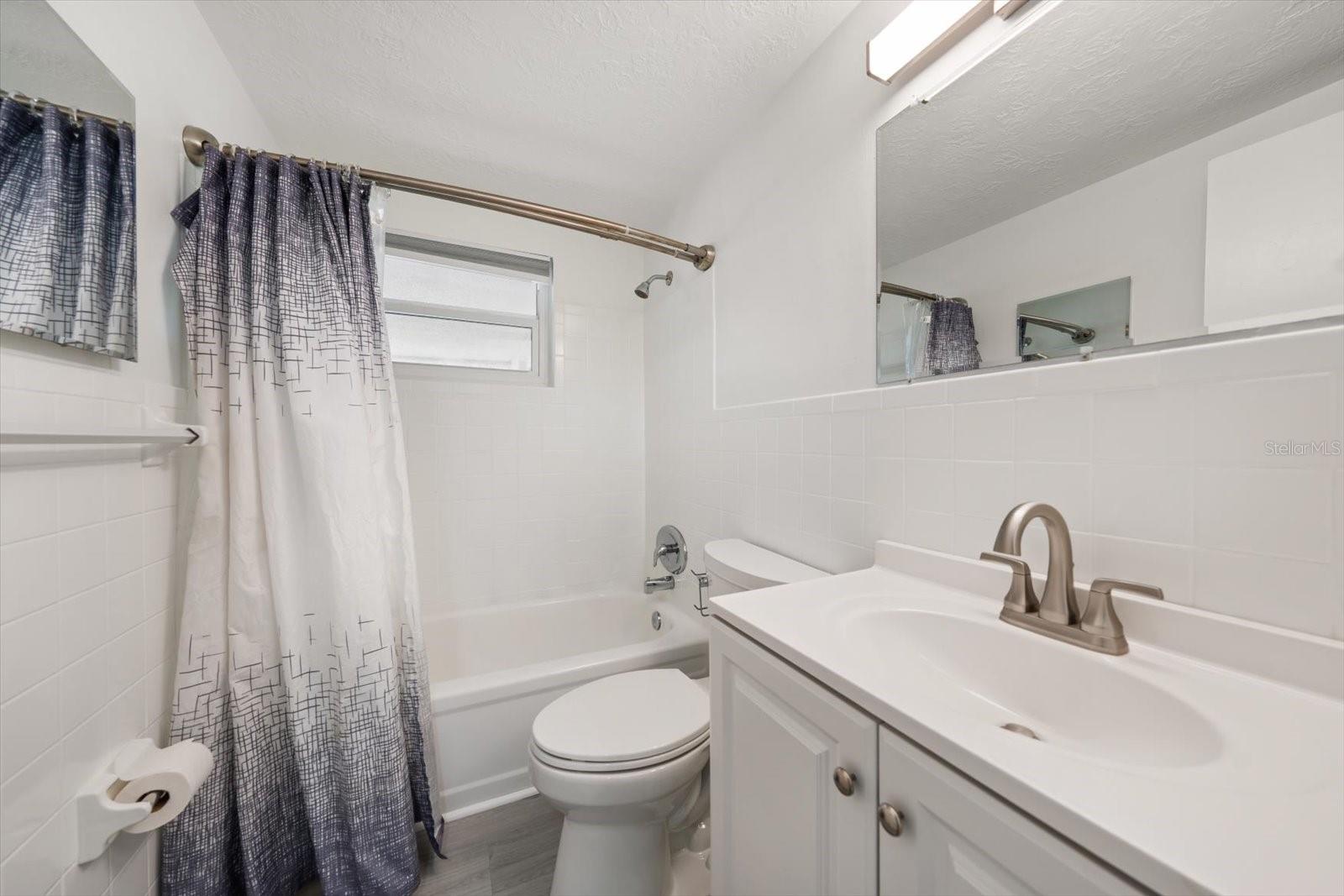 Listing photo id 24 for 4120 Sunray Drive