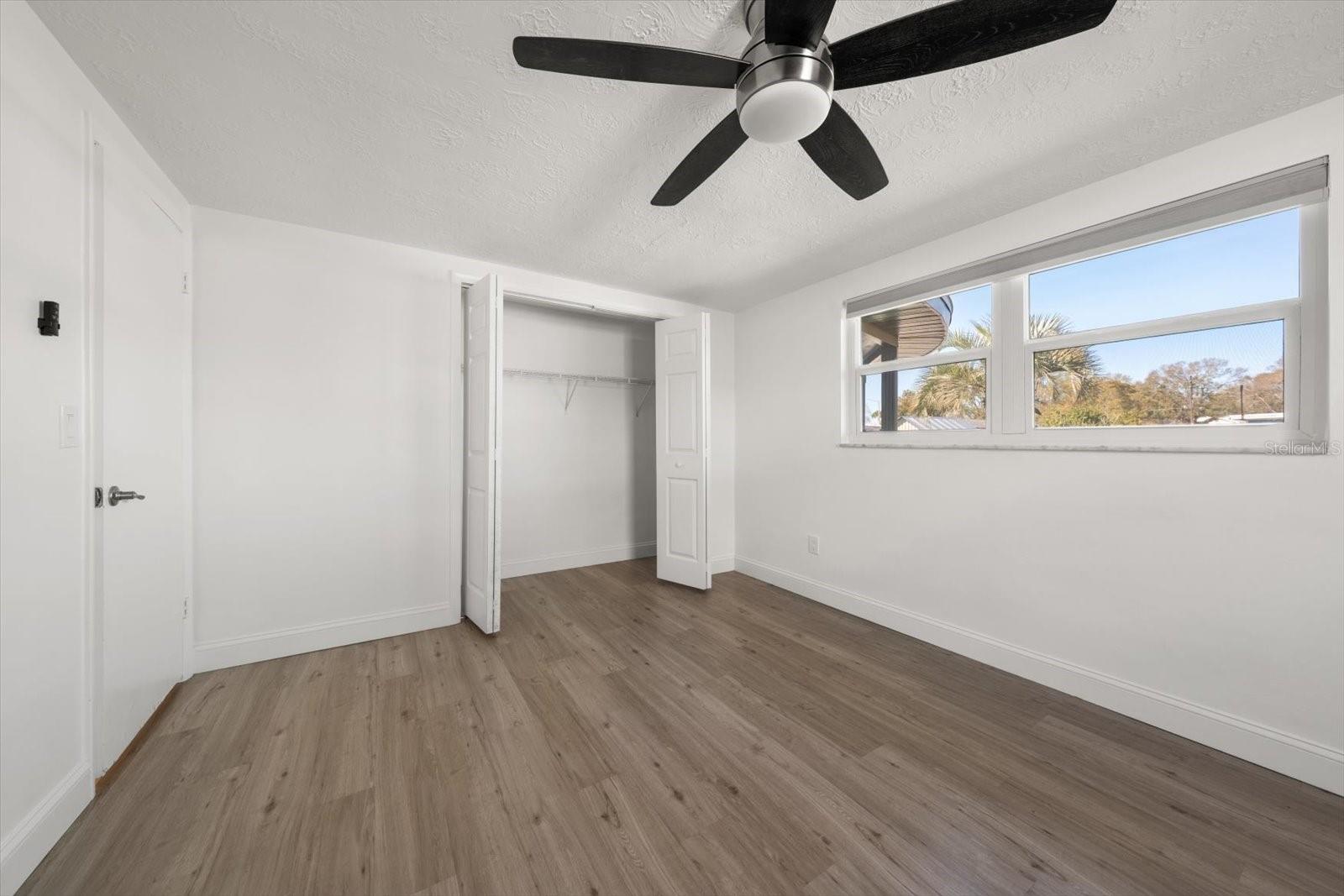 Listing photo id 28 for 4120 Sunray Drive