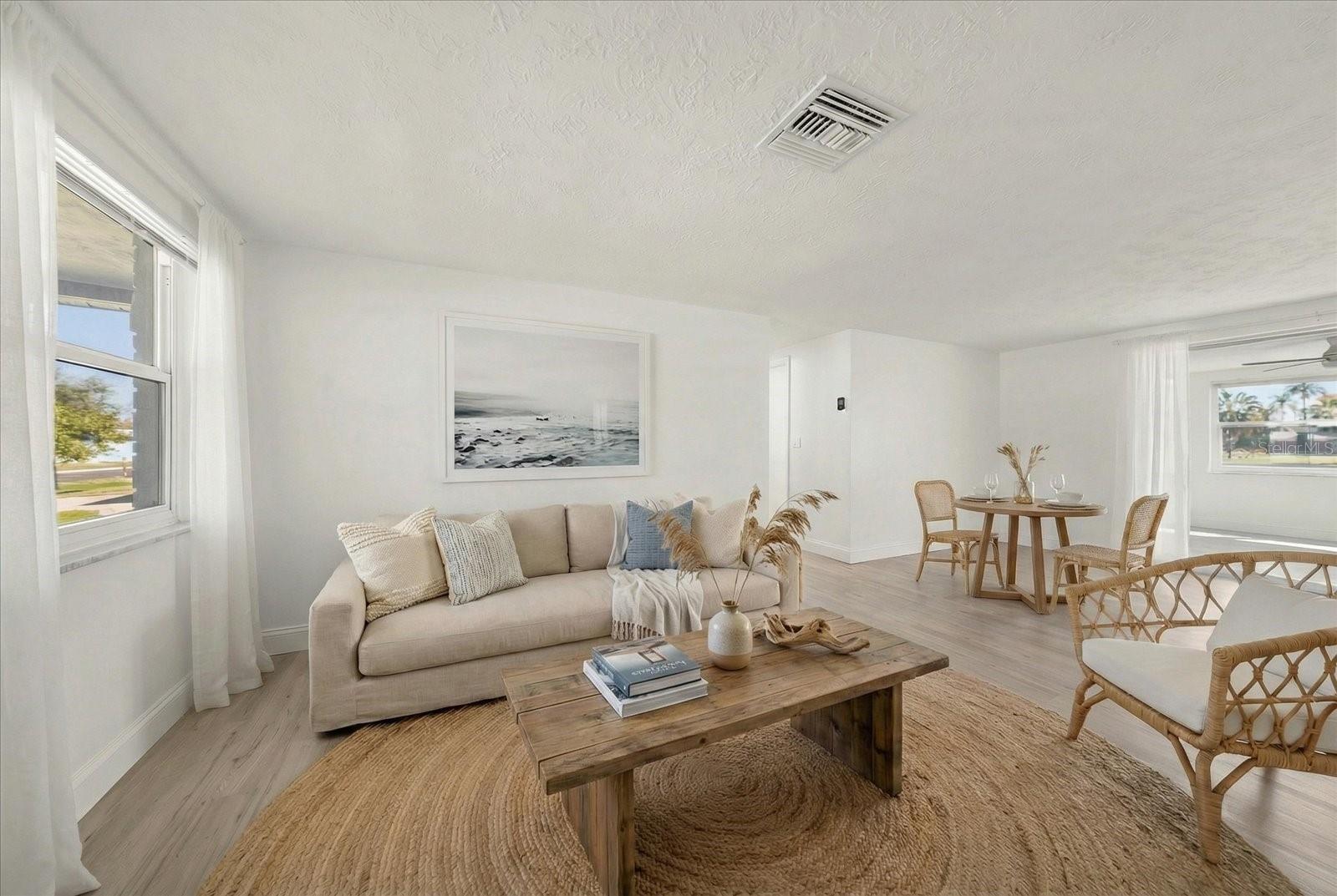 Listing photo id 2 for 4120 Sunray Drive