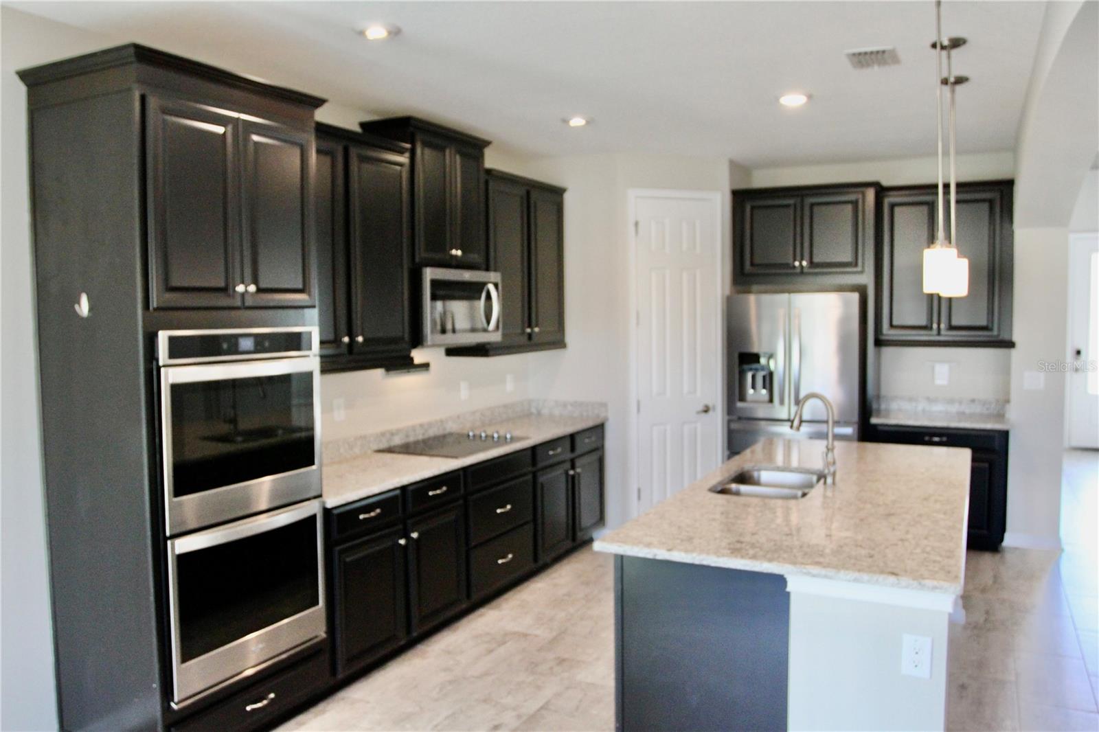 Image 6 of 40 For 5412 Camberwell Lane