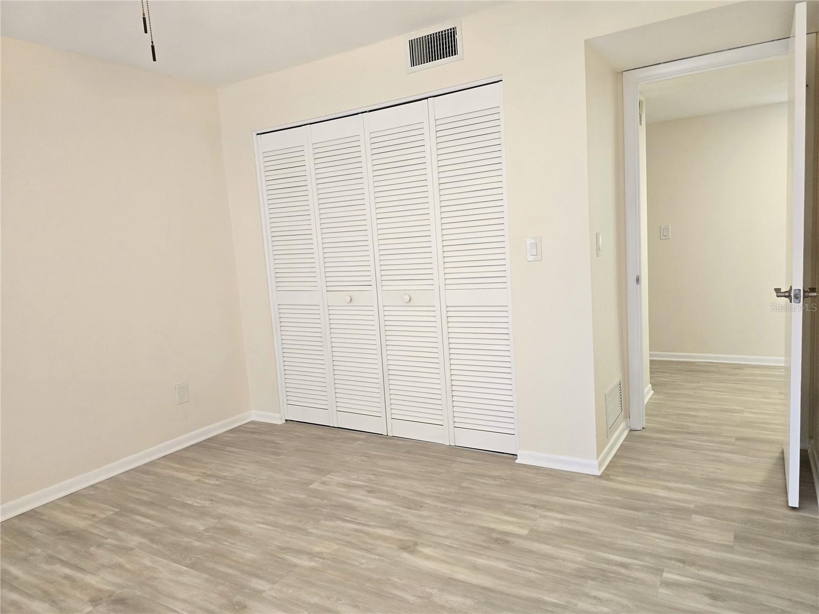 Image 20 of 53 For 3031 Countryside Boulevard 35c