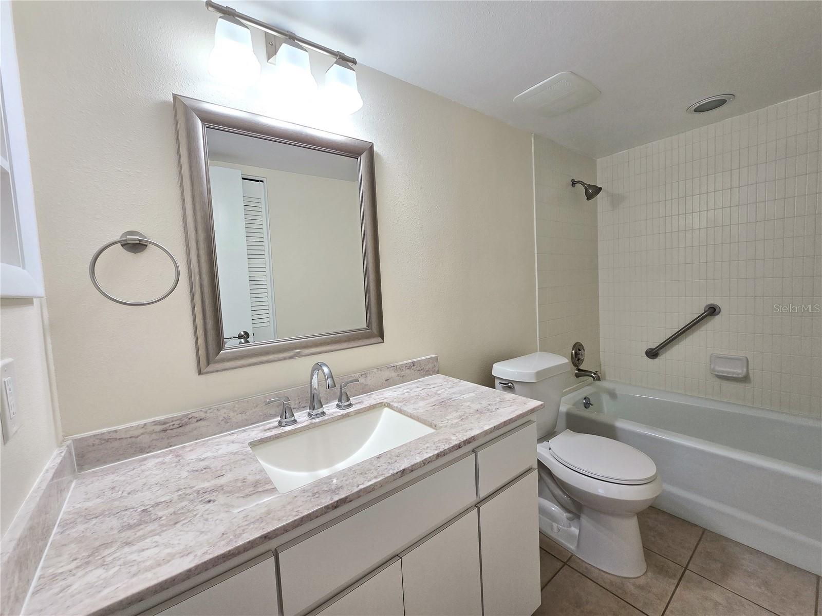 Image 25 of 53 For 3031 Countryside Boulevard 35c