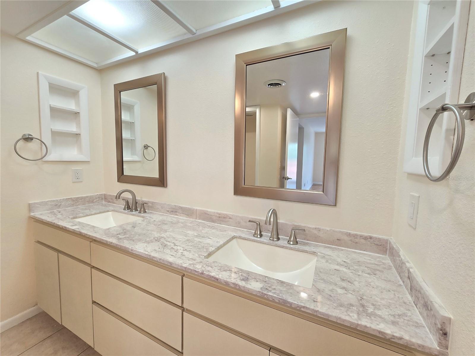 Image 29 of 53 For 3031 Countryside Boulevard 35c