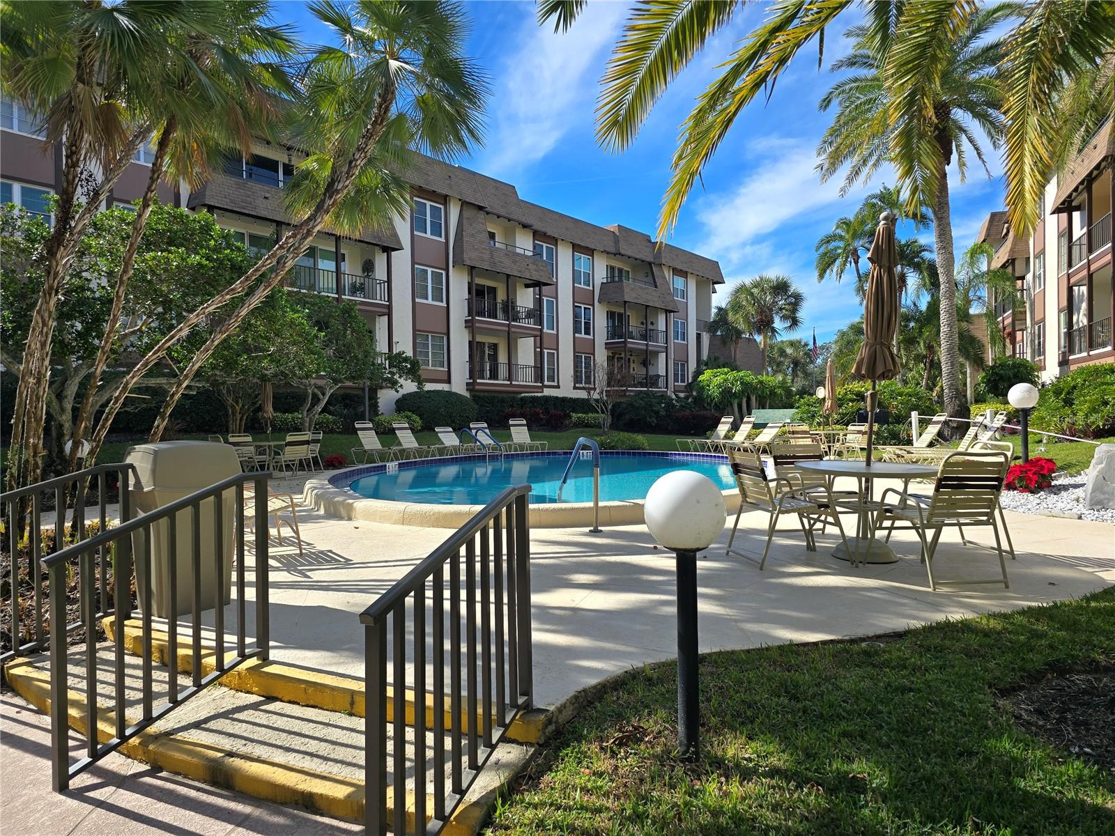 Image 38 of 53 For 3031 Countryside Boulevard 35c