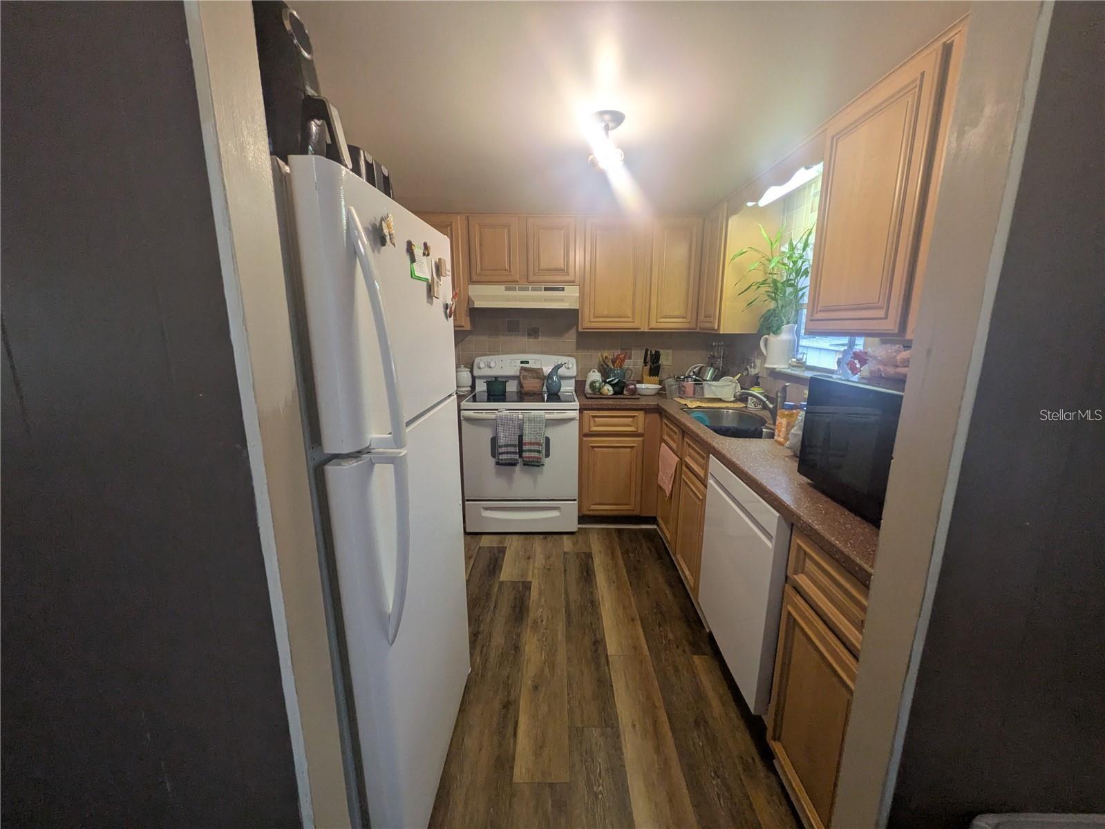 Image 10 of 30 For 9722 Ray Street