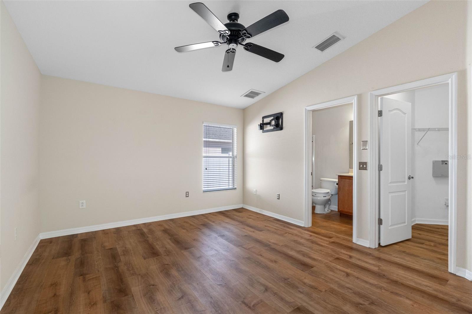 Image 23 of 37 For 12311 Boot Spur Way