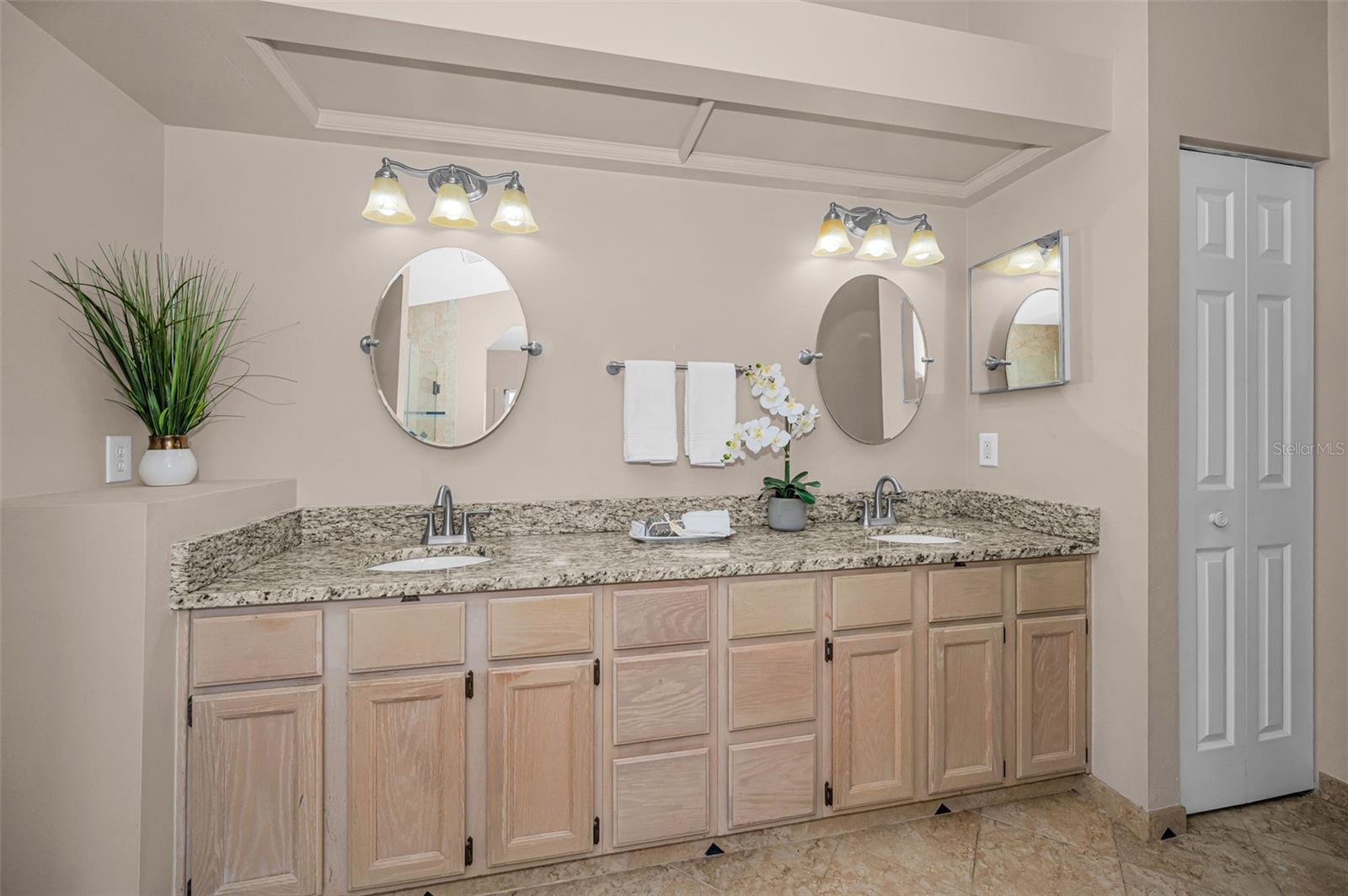 Image 28 of 53 For 3097 Robinwood Lane