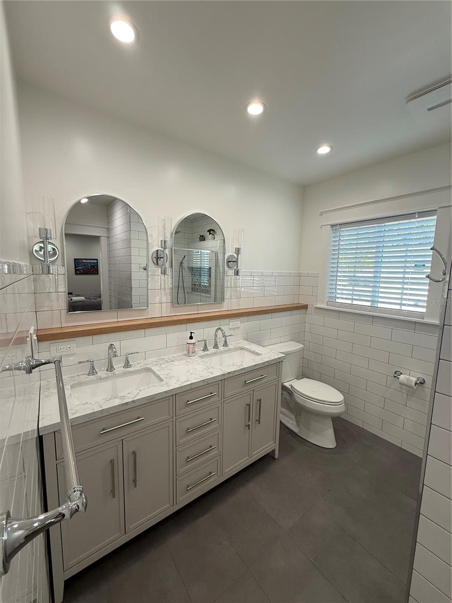 Image 14 of 26 For 6007 Central Avenue