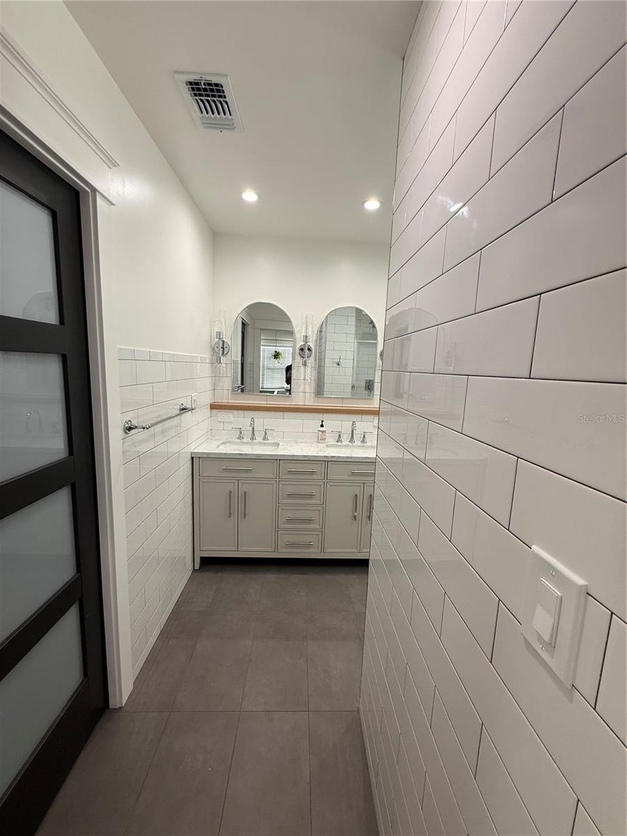 Image 16 of 26 For 6007 Central Avenue