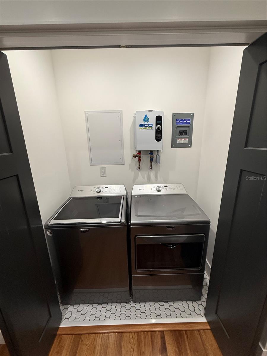 Image 22 of 26 For 6007 Central Avenue