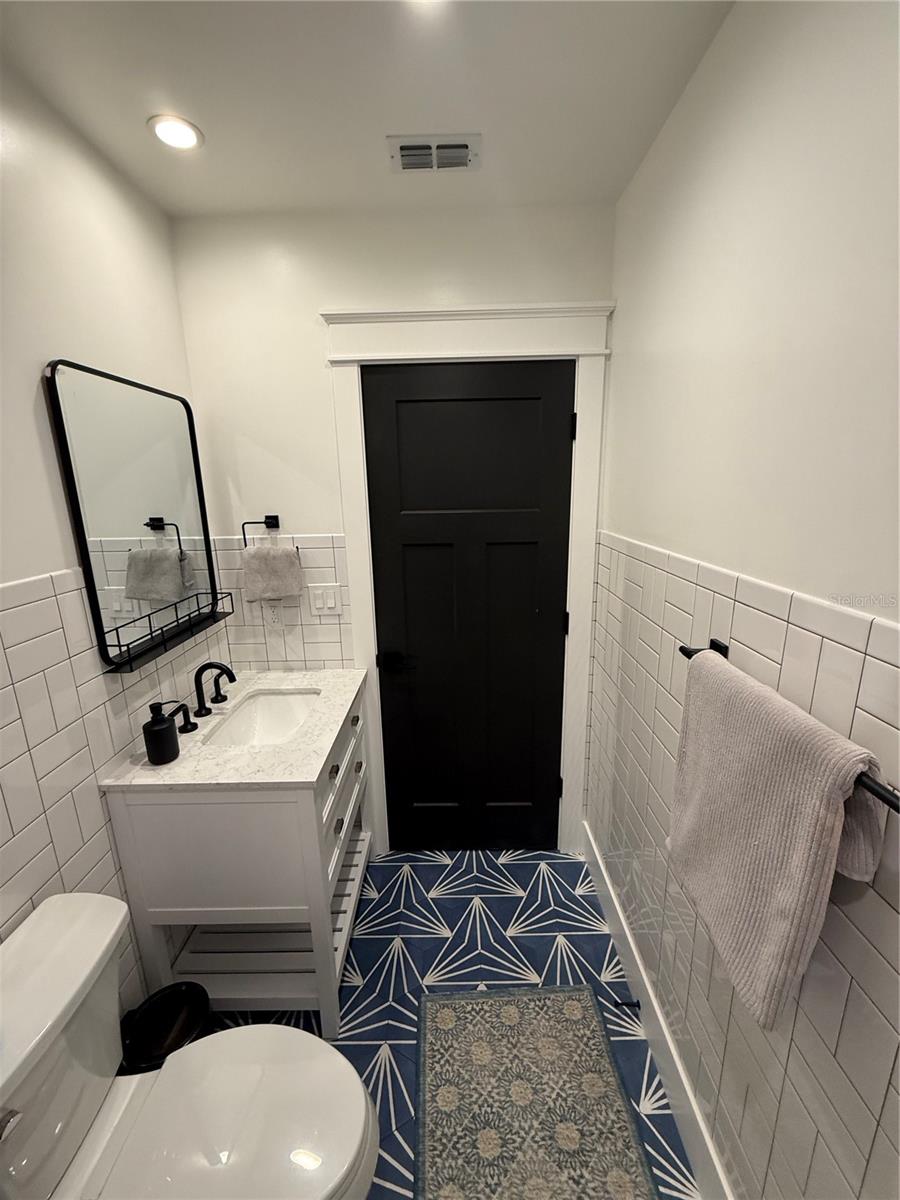 Image 24 of 26 For 6007 Central Avenue