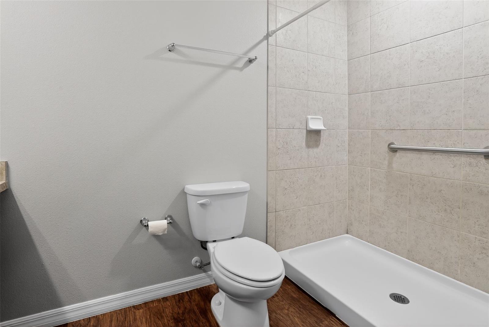 Image 13 of 21 For 46 Sea Trail