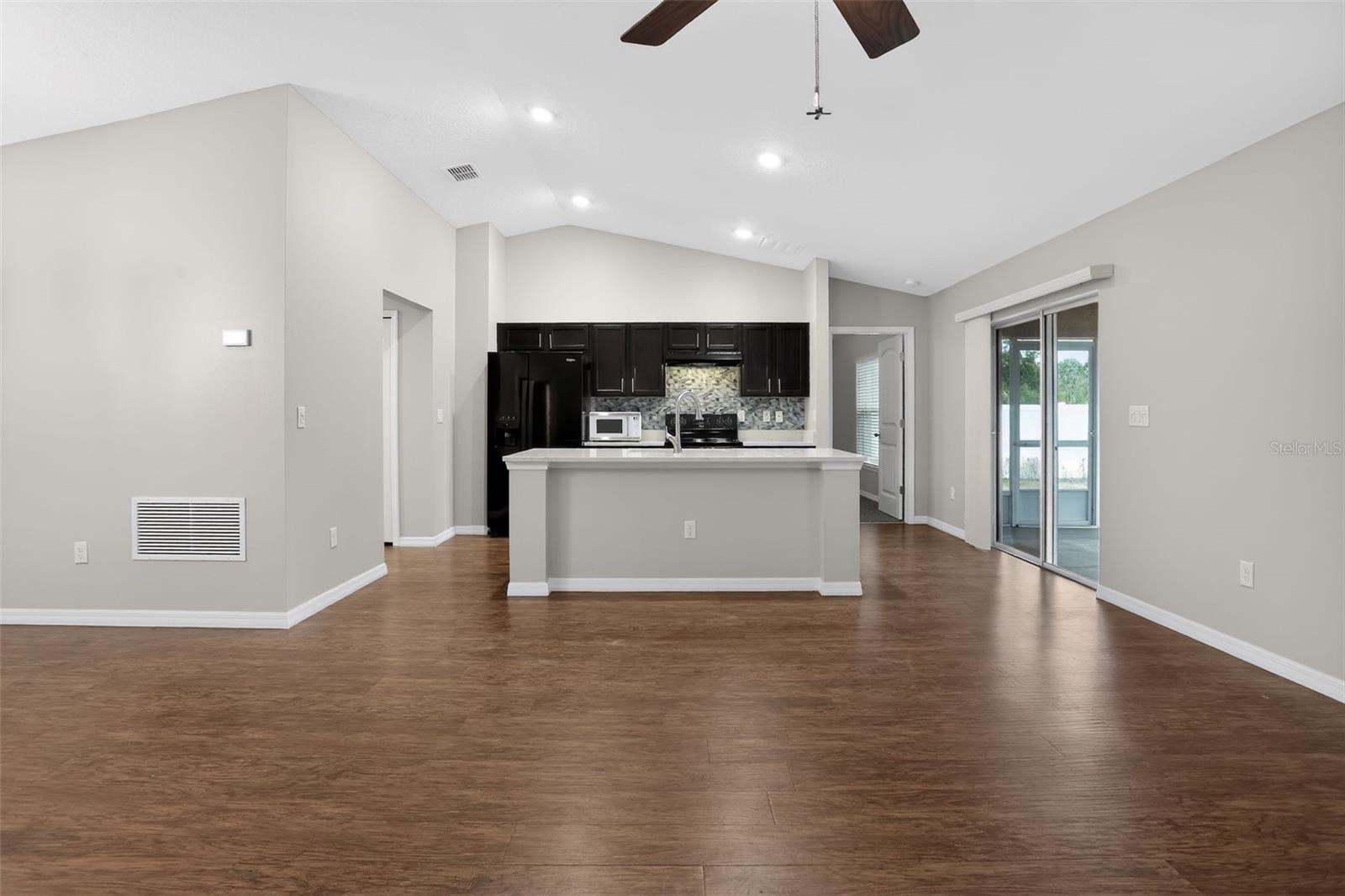 Image 3 of 21 For 46 Sea Trail