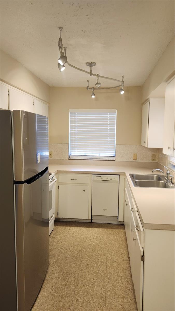 Image 2 of 15 For 1909 May Street