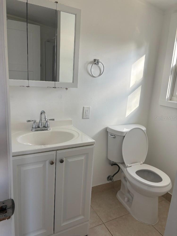 Image 16 of 28 For 911 Hart Street