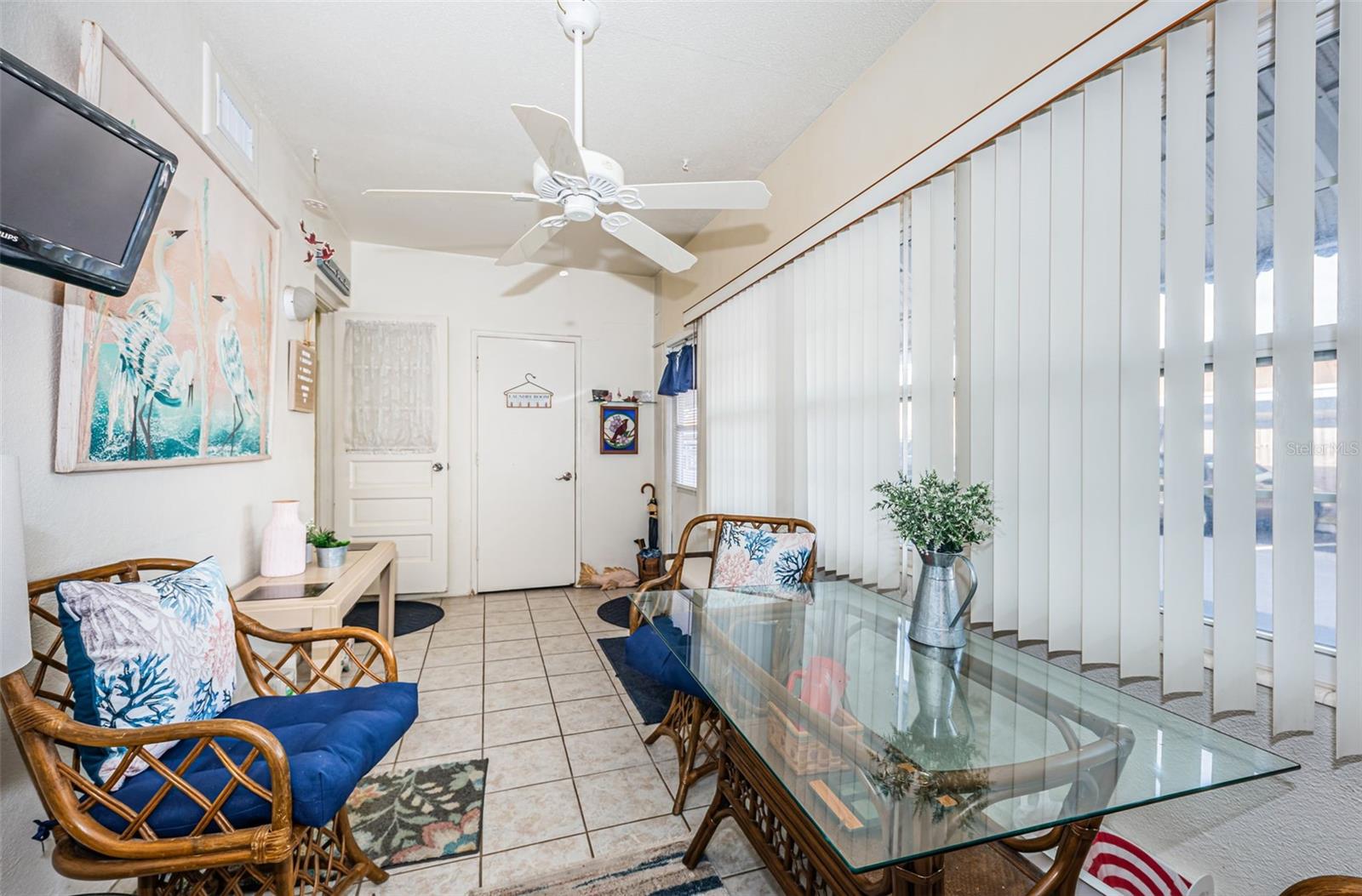 Listing photo id 8 for 5955 18th Street N 7