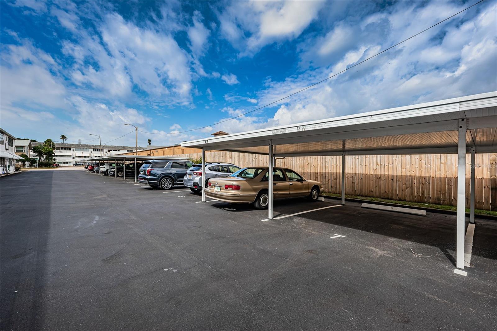 Listing photo id 10 for 5955 18th Street N 7