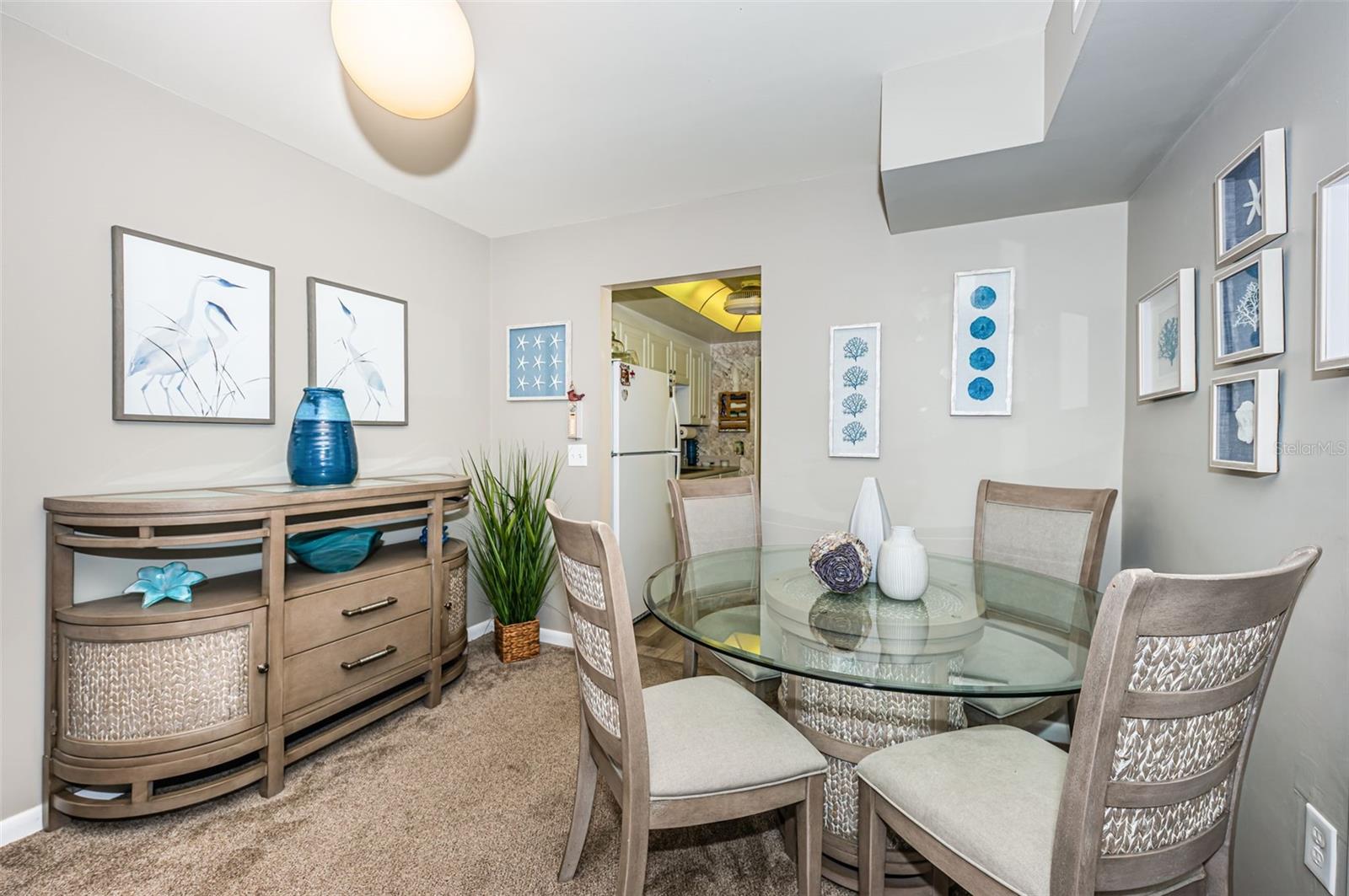 Listing photo id 2 for 5955 18th Street N 7