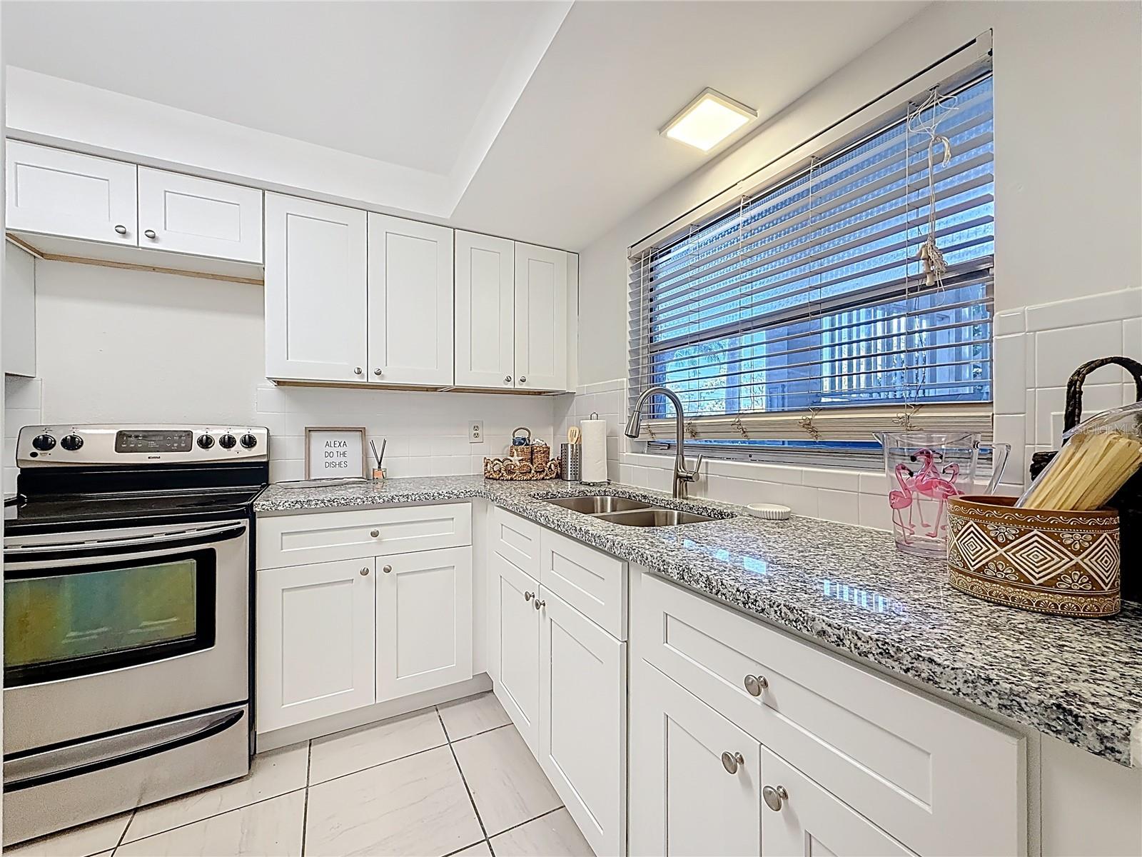 Image 4 of 32 For 5150 10th Avenue N 107