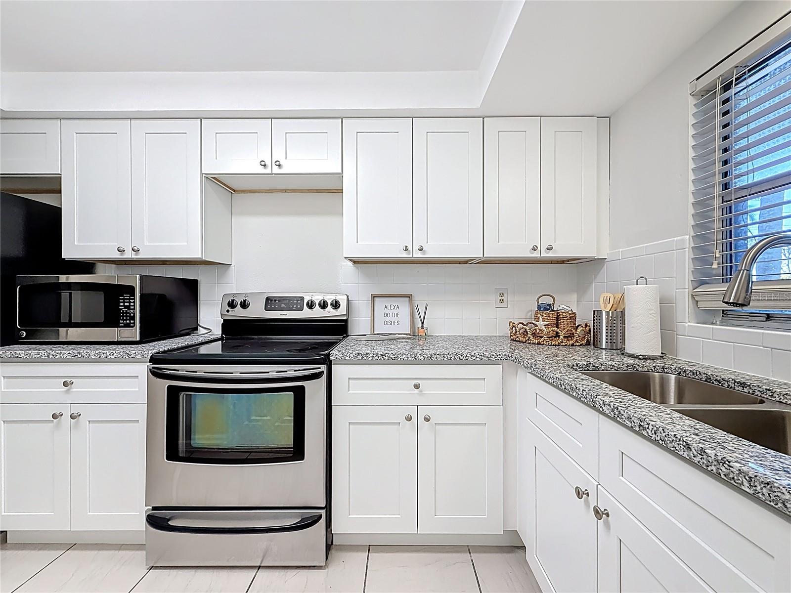 Image 5 of 32 For 5150 10th Avenue N 107