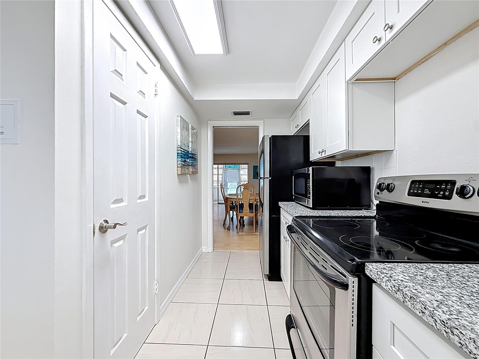 Image 7 of 32 For 5150 10th Avenue N 107