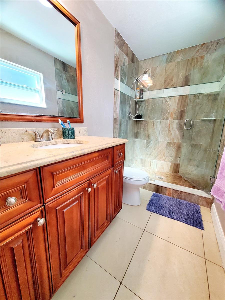 Listing photo id 22 for 804 Robin Avenue