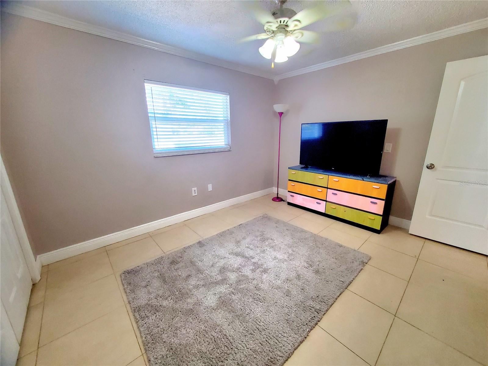 Listing photo id 25 for 804 Robin Avenue