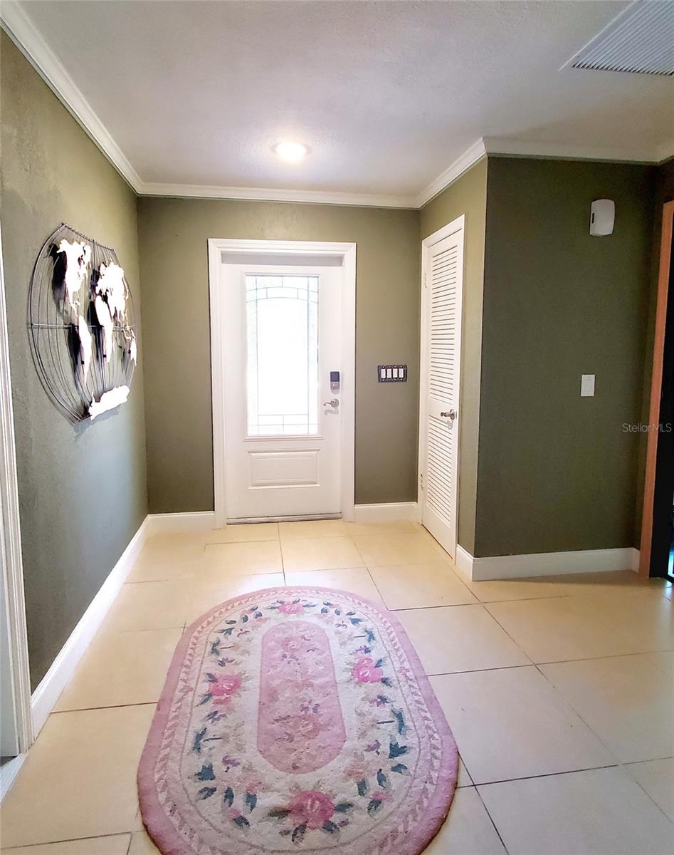 Listing photo id 1 for 804 Robin Avenue