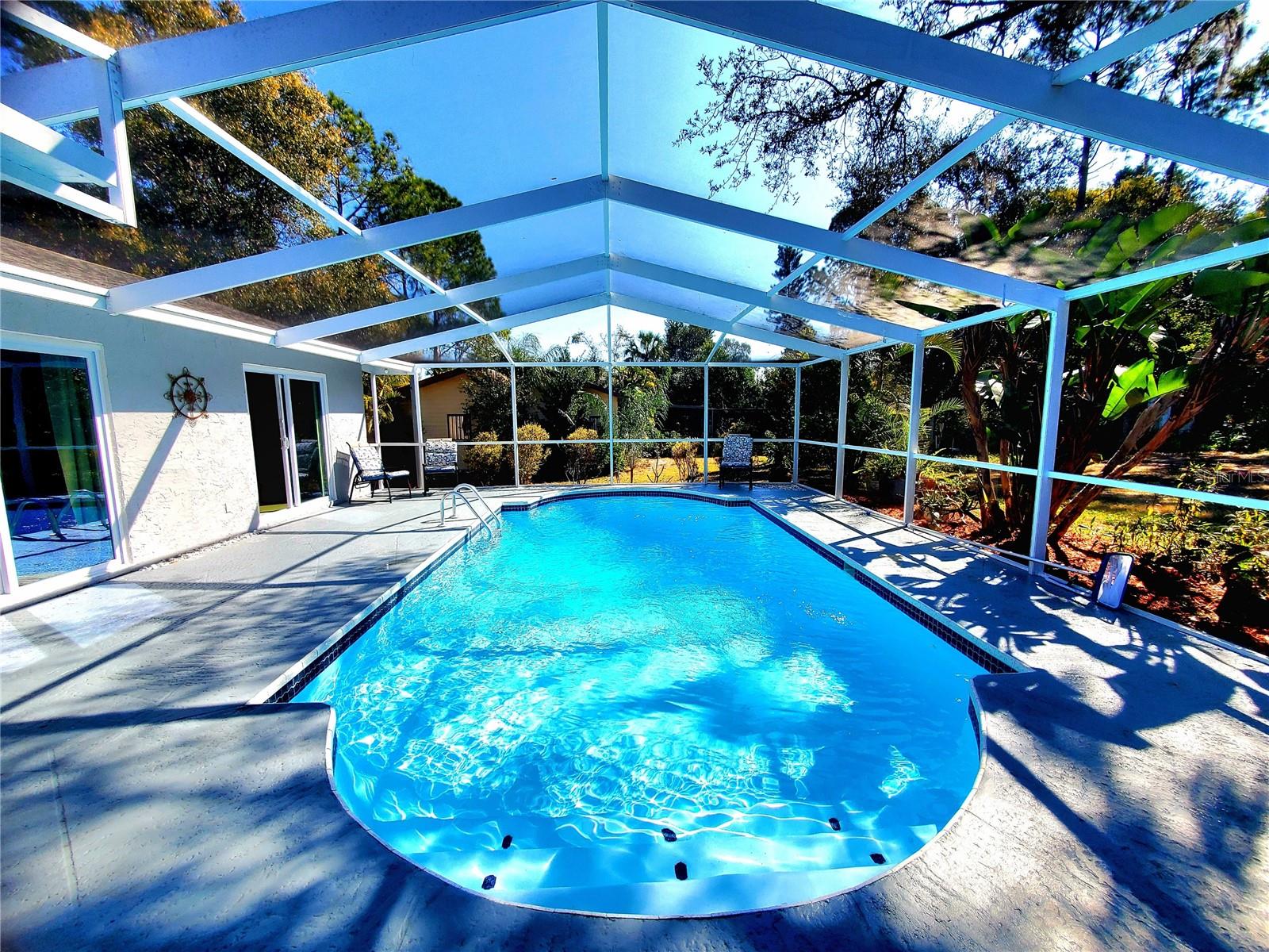 Listing photo id 45 for 804 Robin Avenue